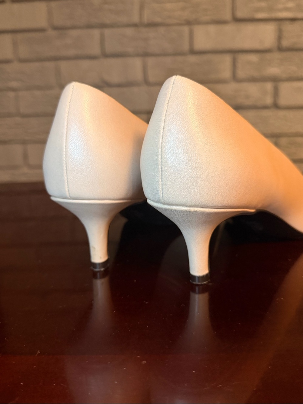 LifeStride Ivory Kitten Heel Pumps – Size 9.5M - Picture 7 of 7